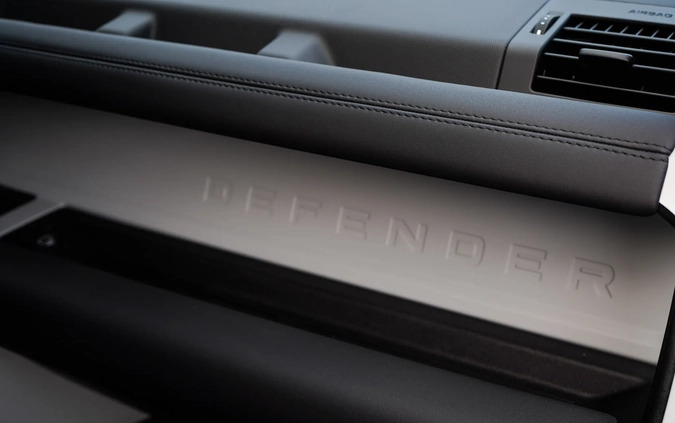 Land Rover Defender cena 460400 przebieg: 10000, rok produkcji 2024 z Kolno małe 172